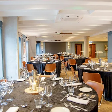 The Dean Hotell Cork